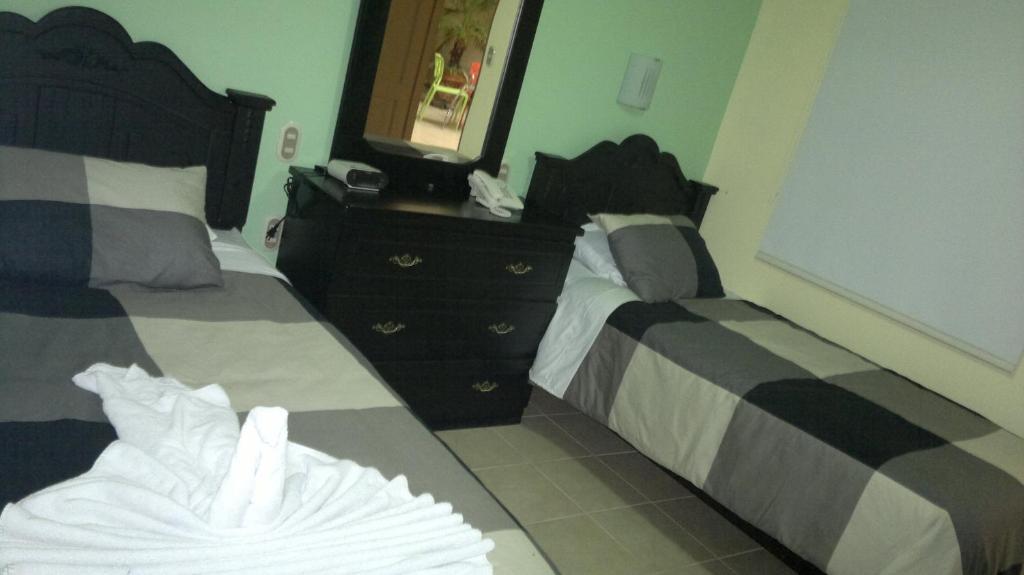 Hotel Eskalima Alajuela Oda fotoğraf