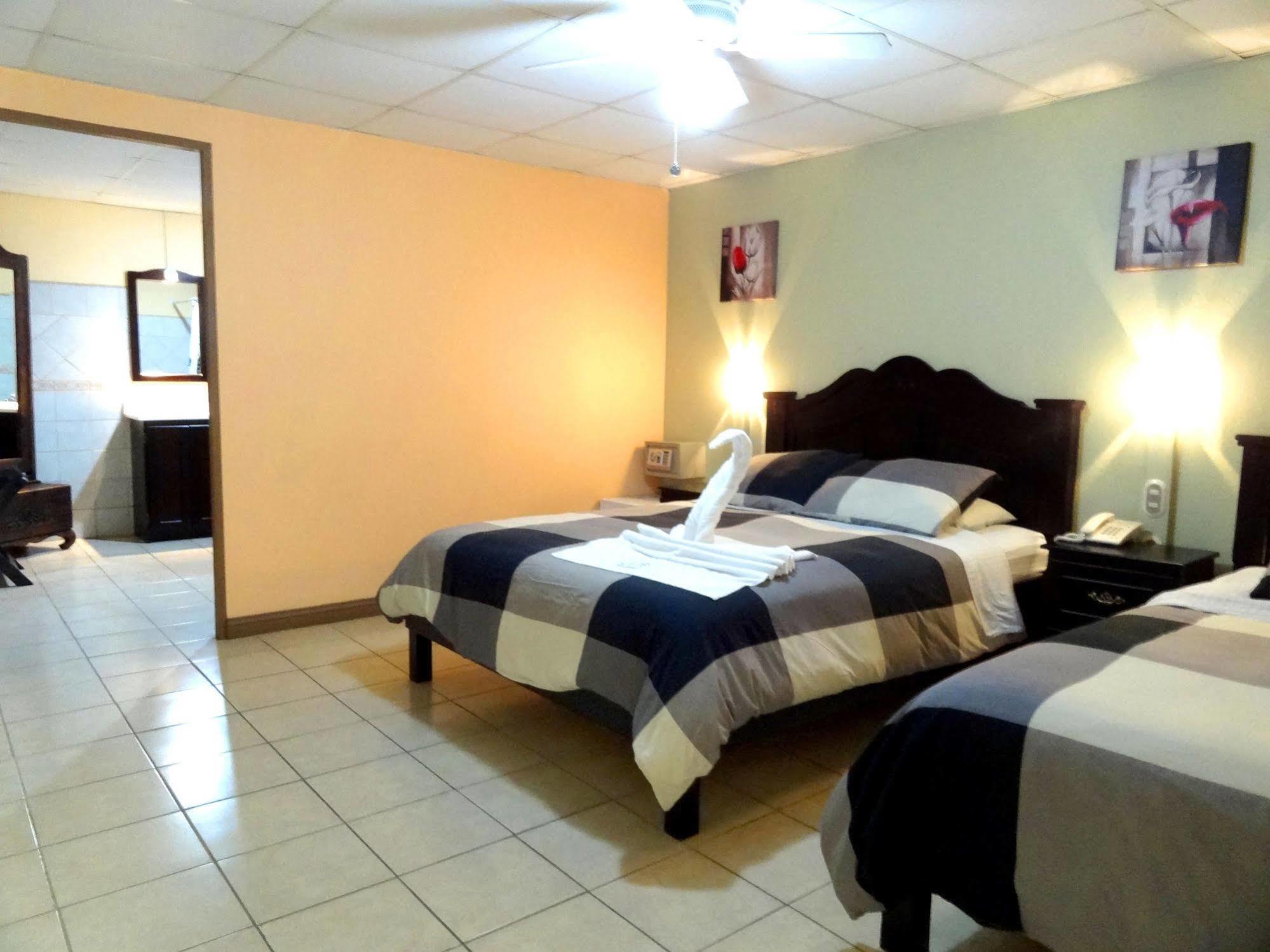 Hotel Eskalima Alajuela Dış mekan fotoğraf