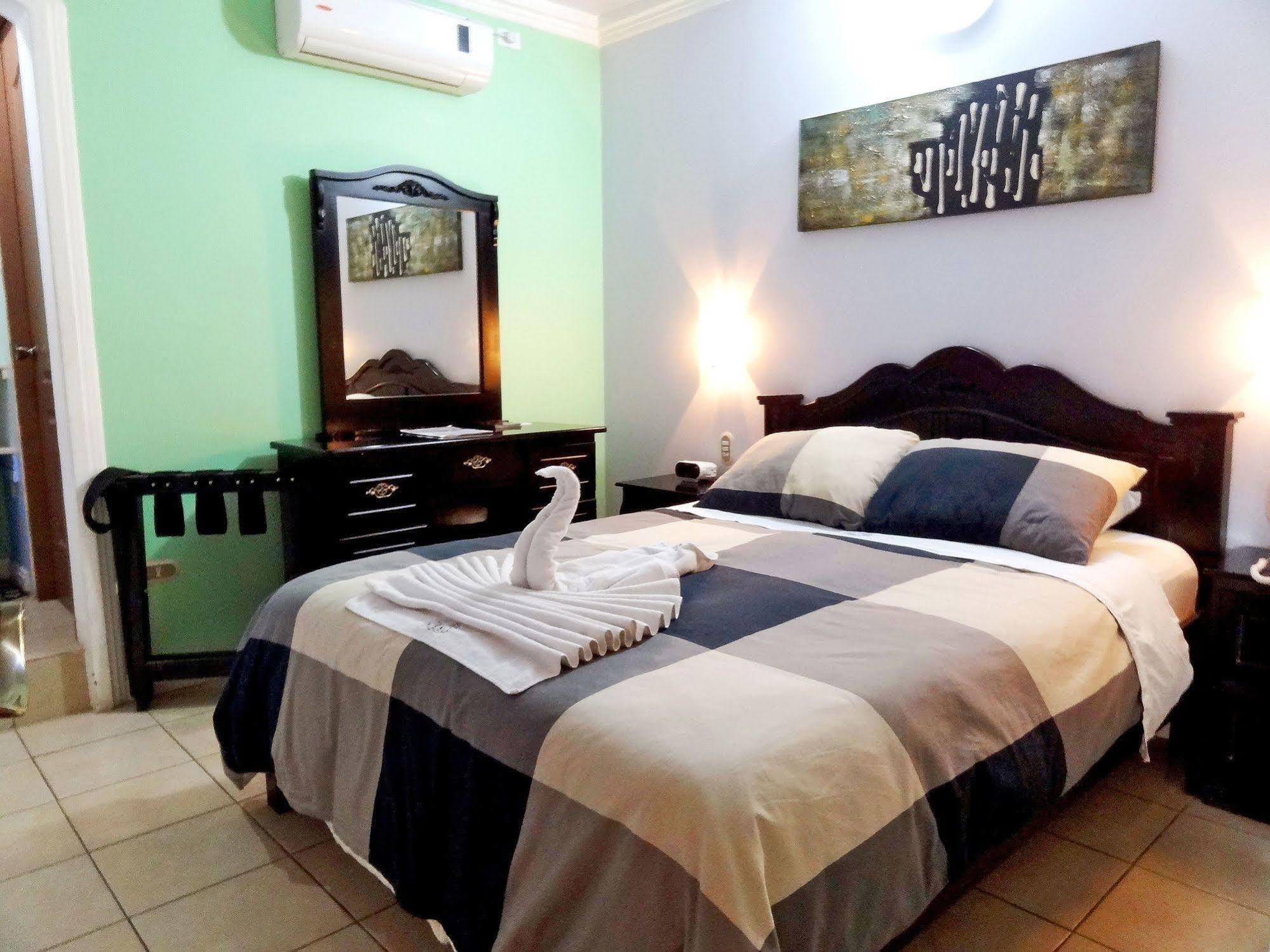 Hotel Eskalima Alajuela Dış mekan fotoğraf